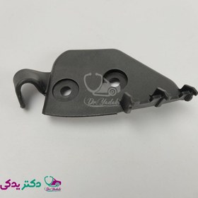 تصویر پایه نگهدارنده شیلنگ شیشه شوی پژو 206 عقب راست (سمت شاگرد) شرکتی ایساکو اصل 1815400699 