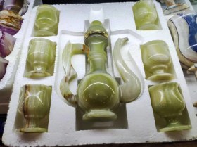 تصویر گلاب‌پاش مرمر 