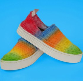 تصویر گیوه طرح رنگین کمان 