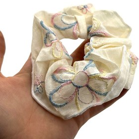 تصویر کش پارچه ای گلدوزی 