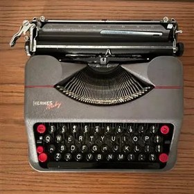 تصویر ماشین تایپ هرمس خبرنگاری Hermes baby 