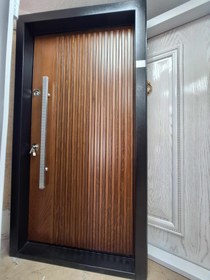 تصویر درب ضد سرقت مدل 16 میل برجسته مدرن با روکش راش - کف 18 - عرض 105 - ارتفاع 210 Anti-theft entrance door