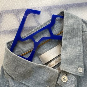 تصویر هنگر لباس آبی پک شش عددی 