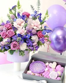 تصویر کیک تولد و باکس گل برای یک سالگی پسر 