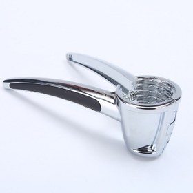 تصویر گردو شکن جی فی نی مدل 01 