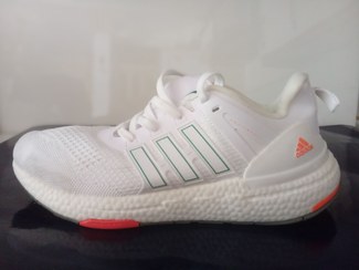 تصویر ‌کتونی آدیداس بوست سایز ۴۲ سفید ویتنام اصل Adidas boost running size 42