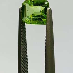 تصویر نگین زبرجد آفریقا سایز ۹*۷ تراش امرالد 