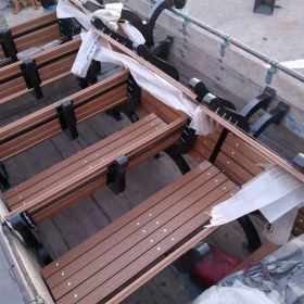 تصویر نیمکت پارکی سه نفره با رویه چوبی 