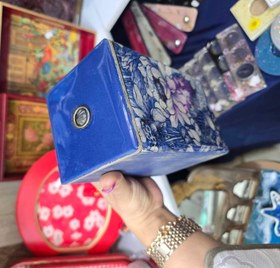 تصویر بانکه بزرگ قلم آبی 