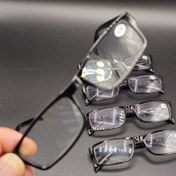 تصویر عینک مطالعه برای کسانی که چشم ها شون ضعیفه برای مطالعه قرآن خانی دیدن صفحه گوشی 