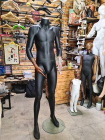 تصویر مانکن مردانه مچ چوبی 