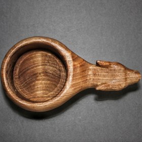 تصویر لیوان چوبی (کوکسا) طرح زوزه گرگ 