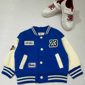 تصویر ژاکت بمبر کودک یونیسکس با طرح‌های آپلیکه و کنتراست کالج 