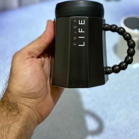 تصویر ماگ در آینه ای طرح Enjoy life 