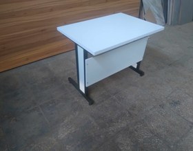 تصویر میز پایه فلزی کلاسیک - ۱ Clasic metal table