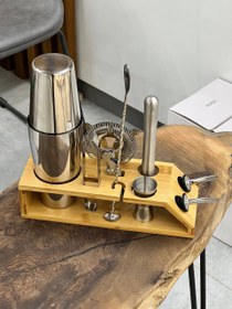 تصویر ست بارسرد به همراه استند بامبو، ست بار سرد – مجموعه کامل ابزار بارتندر برای تهیه نوشیدنی‌های خنک و کوکتل