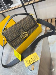 تصویر کیف زنانه فندی مدل باگت مونوگرام FF با قفل طلایی Fendi Baguette FF Monogram Women’s Bag with Gold Buckle