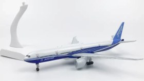 تصویر ماکت هواپیما بوئینگ 777 رنگامیزی کارخانه | Airplane Model 20CM Boeing 777 House Color 