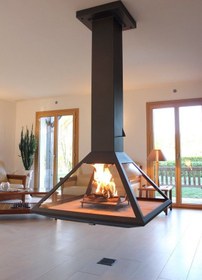 تصویر شومینه معلق چند ضلعی تمام شیشه Hanging polygonal fireplace