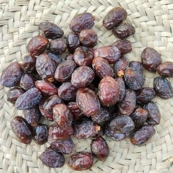 تصویر خرما خنیزی رضوان khenaizi dates