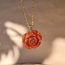 تصویر کاروینگ گل عقیق قرمز 