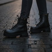 تصویر نیم بوت زنانه مدل ۱۳ با چرم مصنوعی 