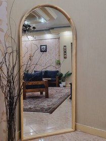 تصویر آینه مینیمال گنبدی چوبی مدل حنا 