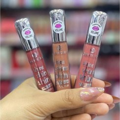 تصویر رژ لب خیس رومانتیک 