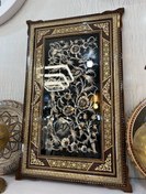 تصویر تابلو خاتم صلیبی اعلاء 50در80 با پلاک مسی قلمزنی 30در60 طرح گل و مرغ 