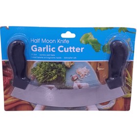 تصویر پیتزا بر طرح هلالی 