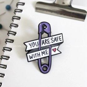 تصویر پین متنی you are safe with me - کد81 