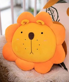 تصویر کوسن طرح شیر 