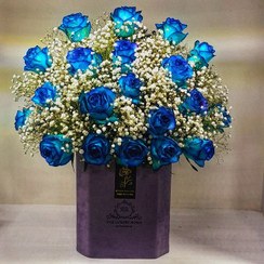 تصویر باکس گل رز آبی و ژپسوفیلا 