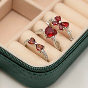 تصویر انگشتر جواهری پینترستی نگین قرمز (پروانه، قلب، پاپیون) 