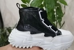 تصویر کفش بچگانه اسپرت تابستانی سایز ۳۵ و سفید 