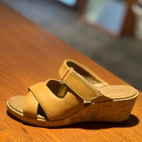 Clarks un outlet plaza slide