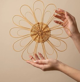 تصویر دیوارکوب حصیری میخک 