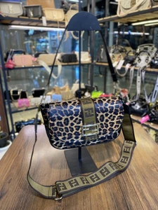 تصویر فروشگاه سسلی بگ