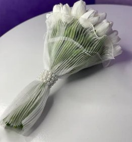 تصویر دسته گل لاله سفید عروس مصنوعی 