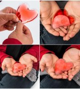 تصویر گرمکن دستی ژل قلب برای کودکان بخاری جیبی بخاری کوچک بخاری جیبی که دست ها را در هوای سرد گرم می کند برند Woody Sofia 