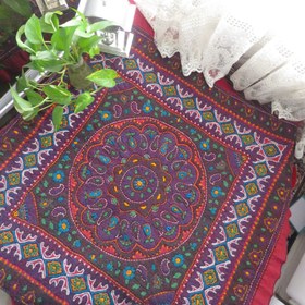 تصویر رومیزی پته قرمز رومیزی زرشکی بزرگ پته