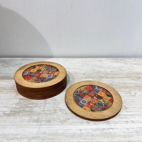 تصویر زیر لیوانی گرد 6 تایی قطر 11 سانتیمتر چوبی طرح کاشیکاری ایرانی کد 005 