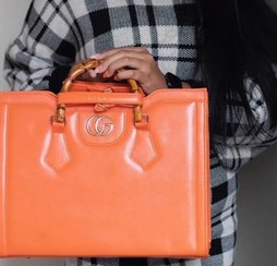 تصویر کیف زنانه دستی و دوشی دسته استخوانی گوچی رنگ نارنجی 