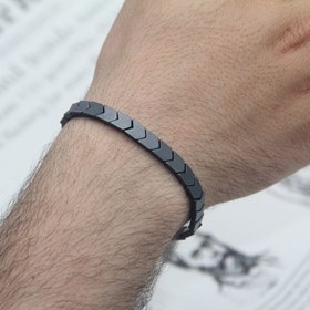 تصویر دستبند حدید مات مردانه و زنانه 