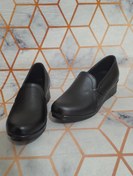 تصویر کفش طبی زنانه کد ۲۲۰ 