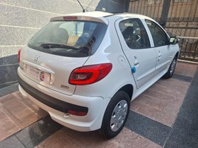 تصویر پژو 207 مدل 1404 ا دنده ای سقف شیشه ای - ESP ارتقا یافته- رینگ فولادی دنده ای سقف شیشه ای - ESP ارتقا یافته- رینگ فولادی