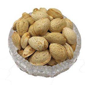 تصویر بادام کاغذی دو پوست خام ا Raw paper almonds Raw paper almonds