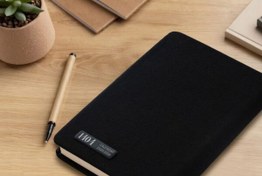 تصویر سررسید ۱۴۰۴ ساده رنگ مشکی 