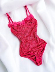 تصویر بادی فانتزی زنانه از جنس گیپور مدل شکوفه ای فنردار فاق قزن دار کد 7046 Women's lingerie