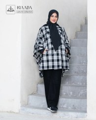 تصویر پانچو زنانه چهارخانه آرالیا 